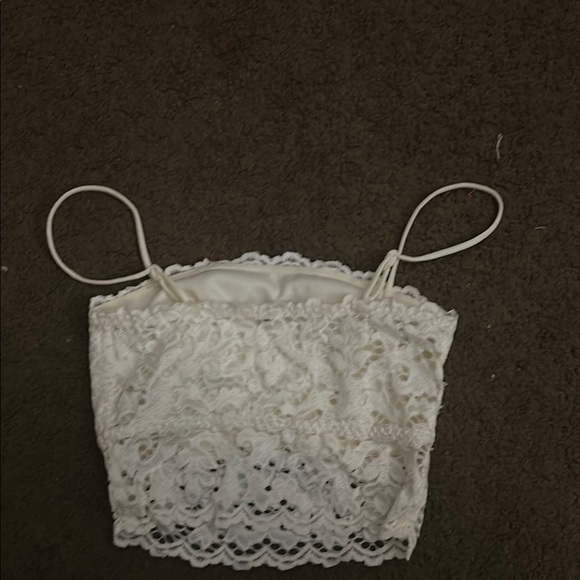 Elegant White Lace Crop Top - Picture 3 of 3
